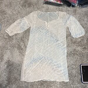 Club Monaco A-line silhouette with a mini length slit NOT included size 00